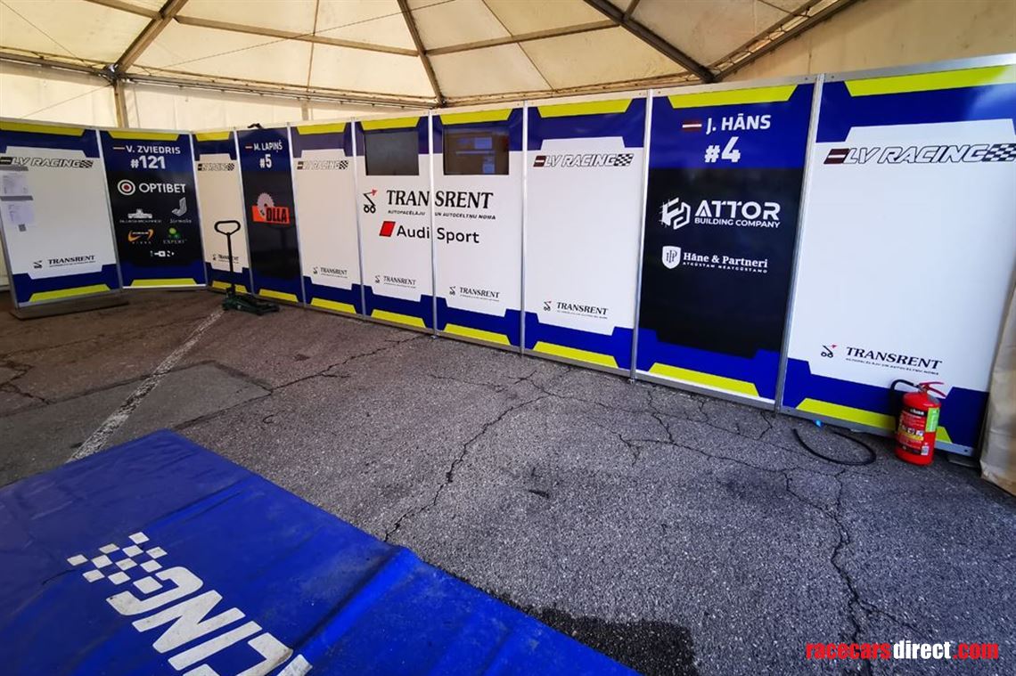 showtrax-walling-system-with-tv