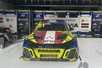 showtrax-walling-system-with-tv