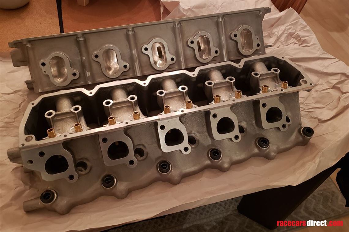 dodge-chrysler-viper-gts-r-cylinder-heads