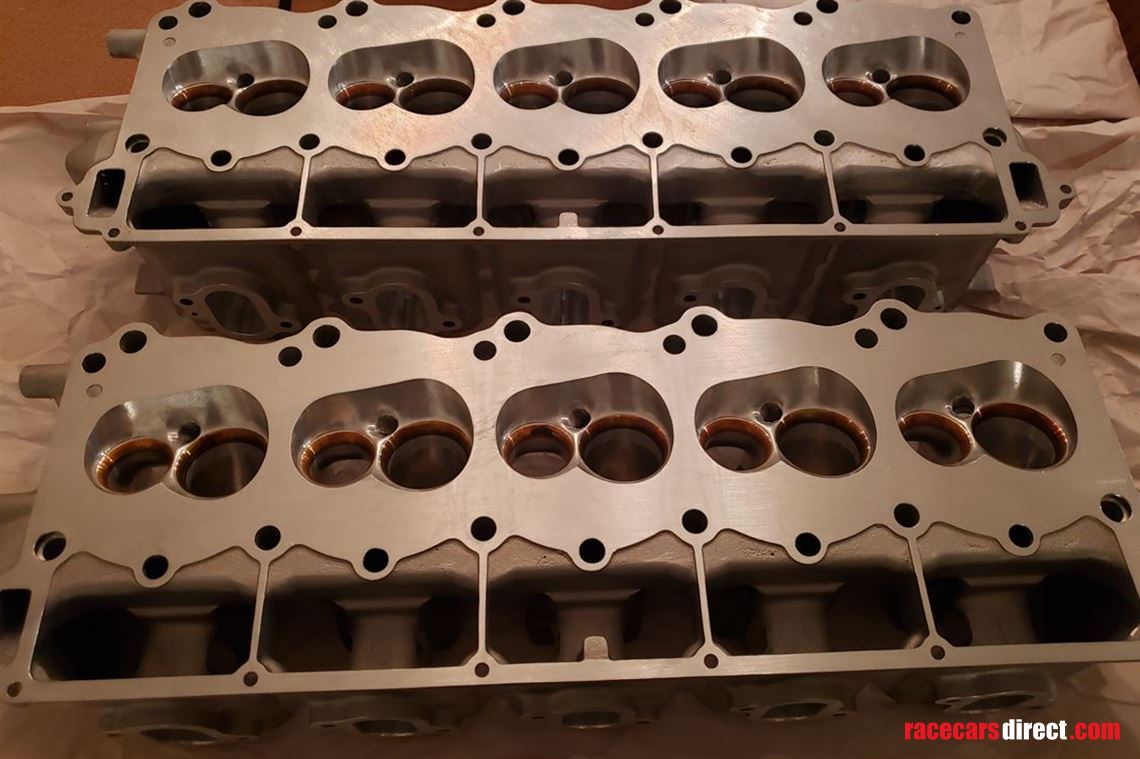 dodge-chrysler-viper-gts-r-cylinder-heads