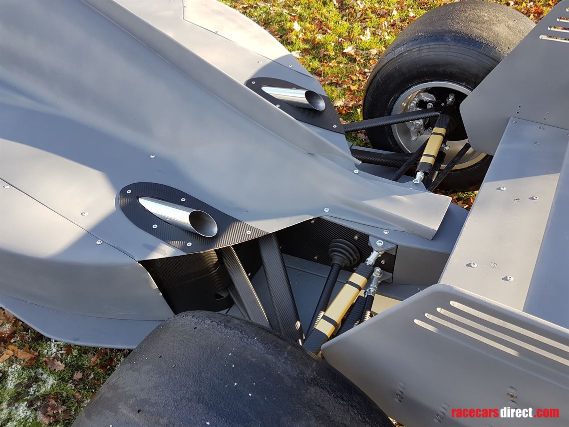 f1-full-size-show-car-simulator