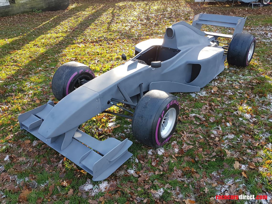 f1-full-size-show-car-simulator