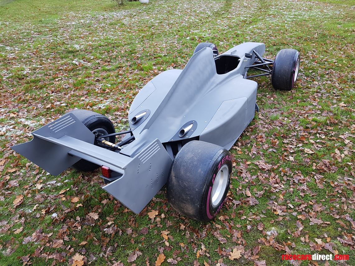 f1-full-size-show-car-simulator