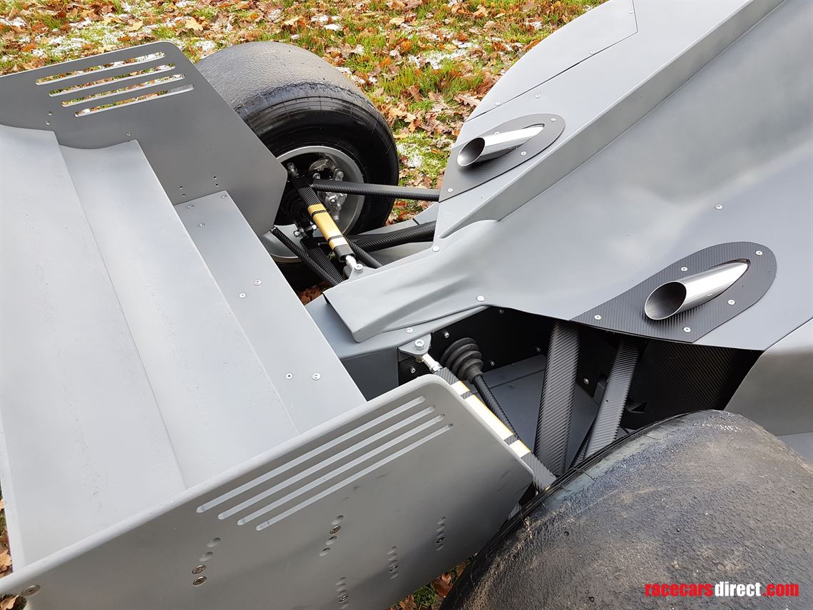 f1-full-size-show-car-simulator