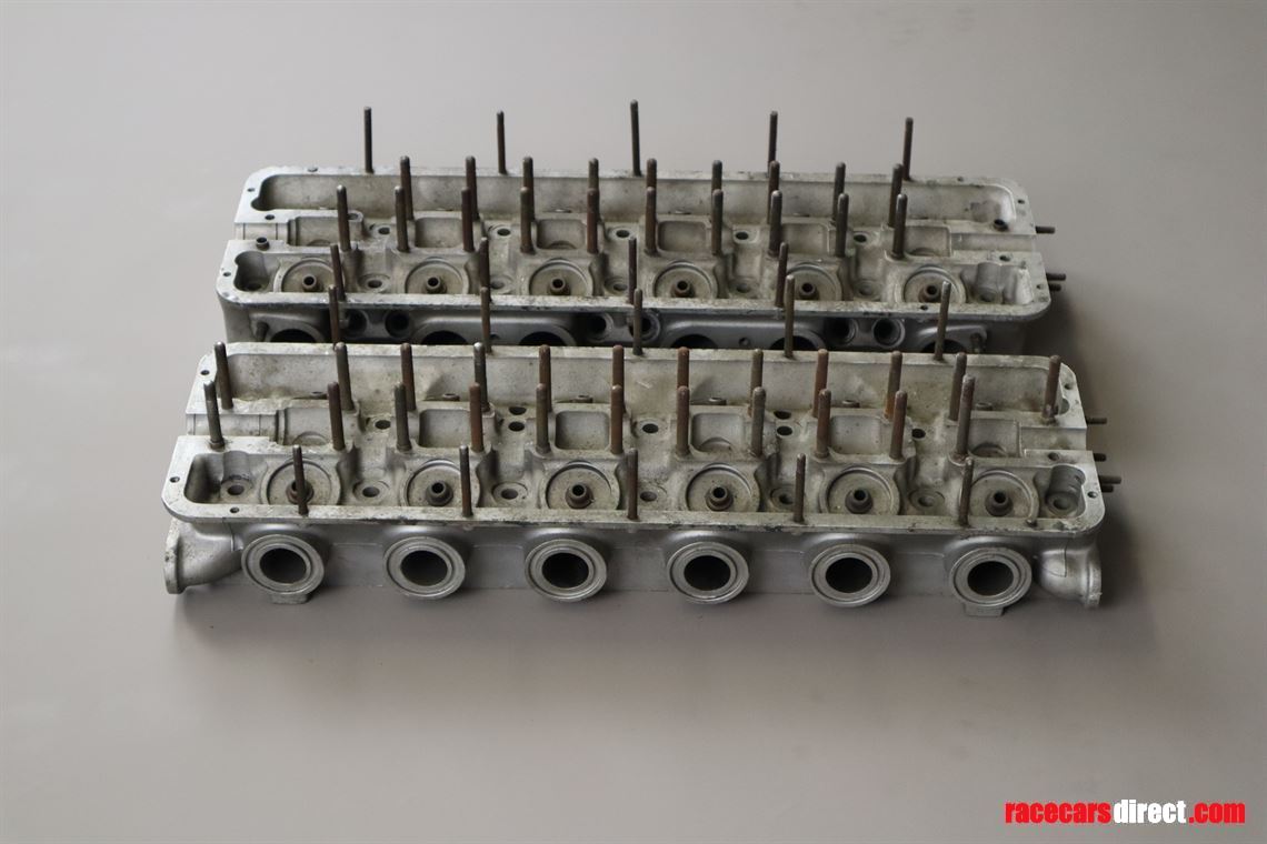 ferrari-365-gt-22-cylinder-heads