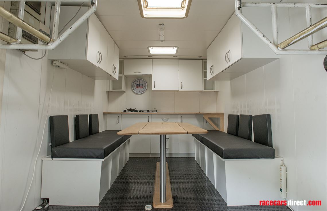 kramer-racetrailer-incl-large-weber-awning