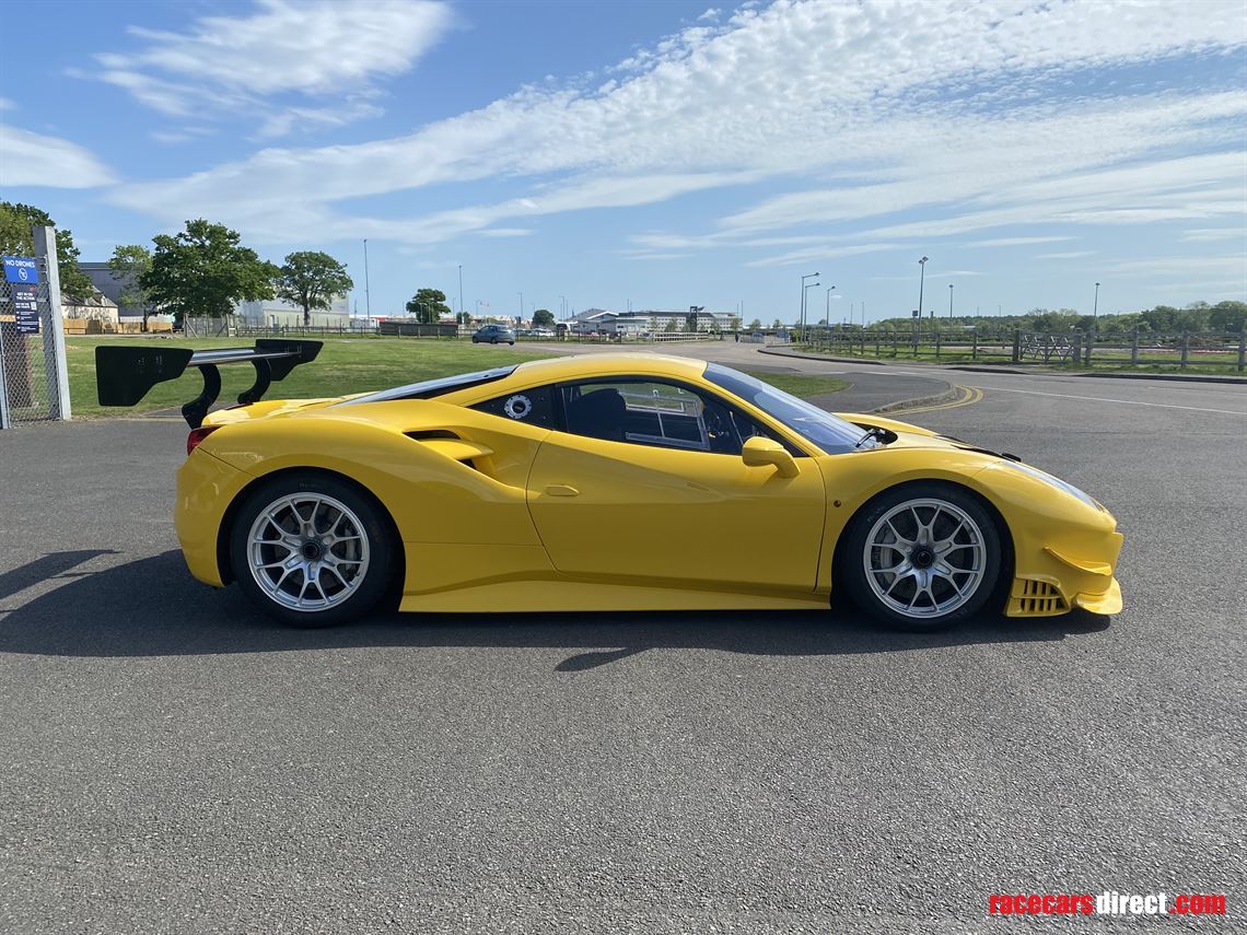 2017-ferrari-488-challenge
