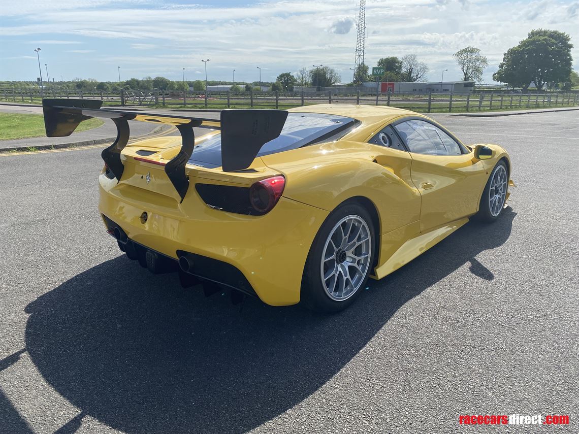 2017-ferrari-488-challenge