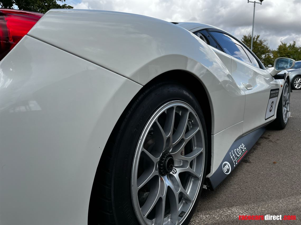 ferrari-488-challenge-evo