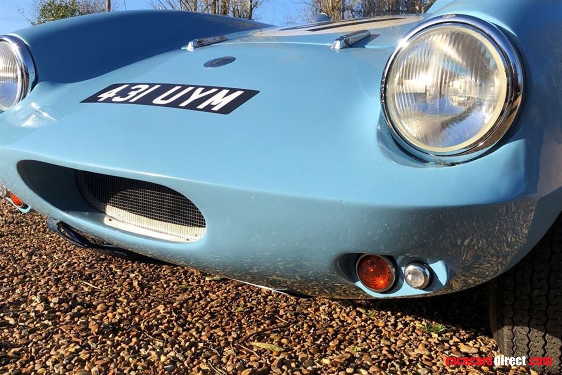 highly-competitive-elva-courier-with-multiple