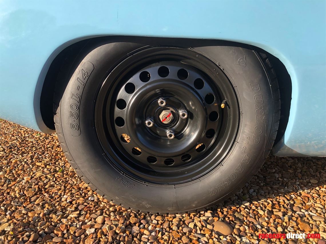 highly-competitive-elva-courier-with-multiple