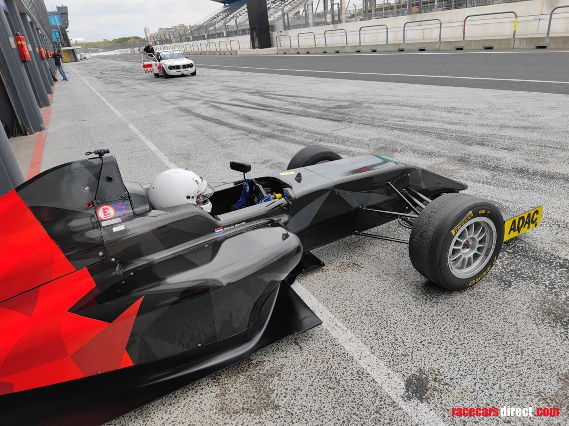 formula-4-tatuus-t-014---excellent-condition