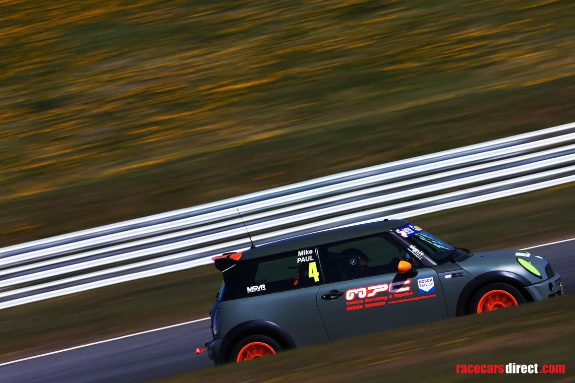 mini-challenge-mini-cooper-race-car