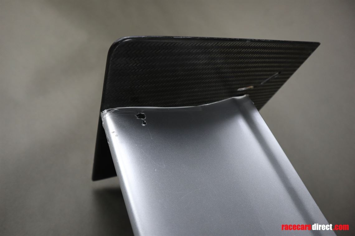 audi-a4-dtm-r12-rear-wing