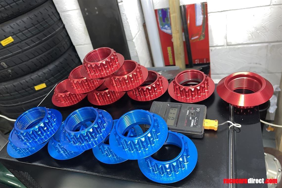 wheel-nuts-nissan-gt3