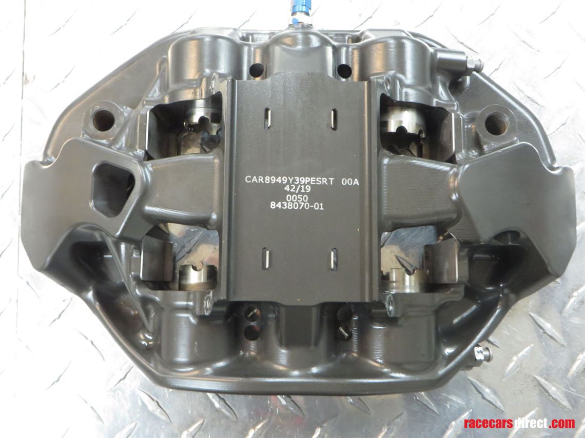 pair-alcon-6-piston-gt-calipers