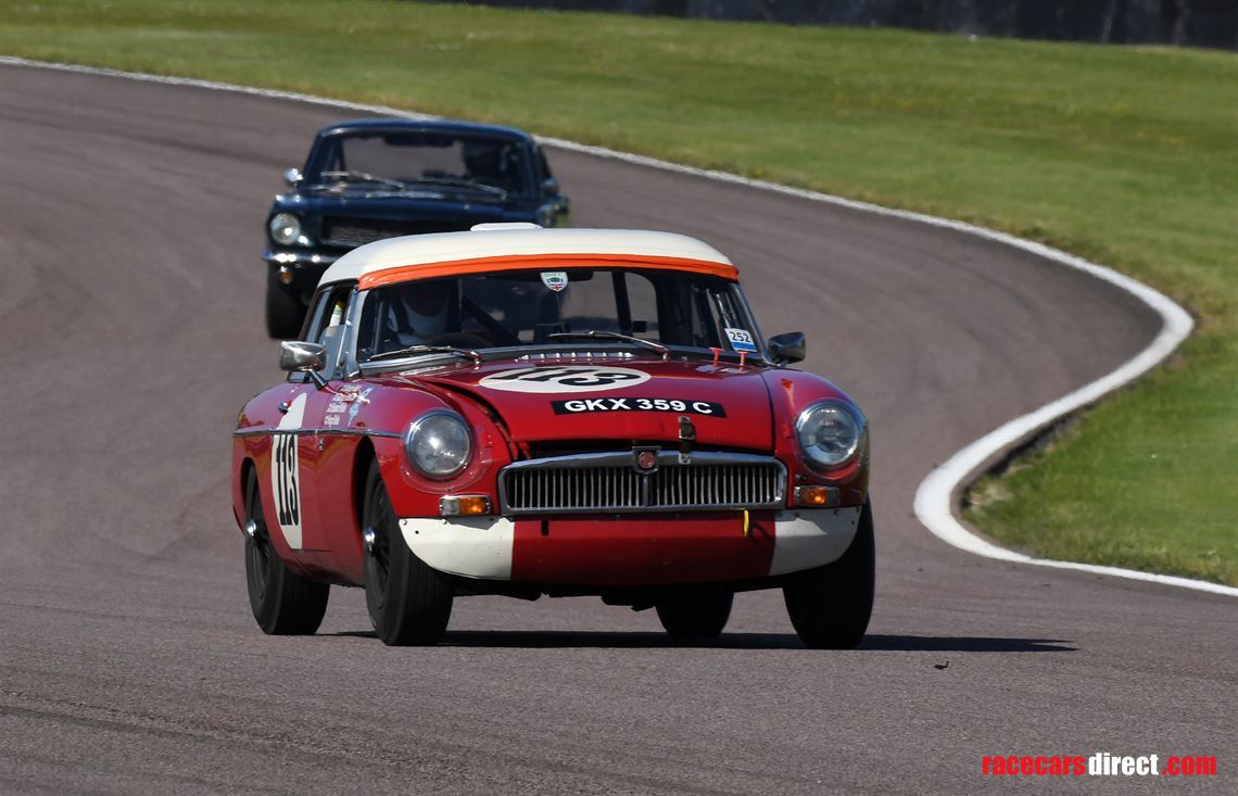 mgb-historic-race-car-with-fia-papers