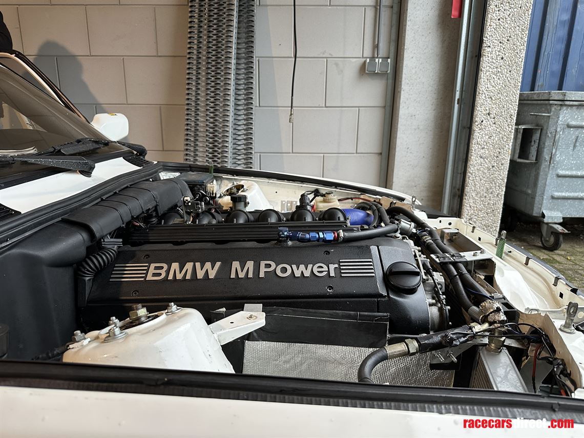 unique-bmw-e30-s50b30-m3