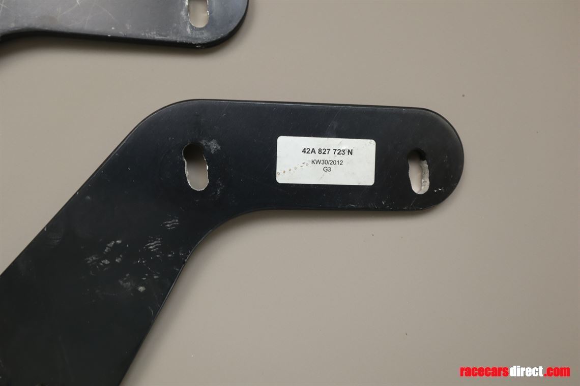 audi-r8-lms-rear-wing-support-holders-year-20
