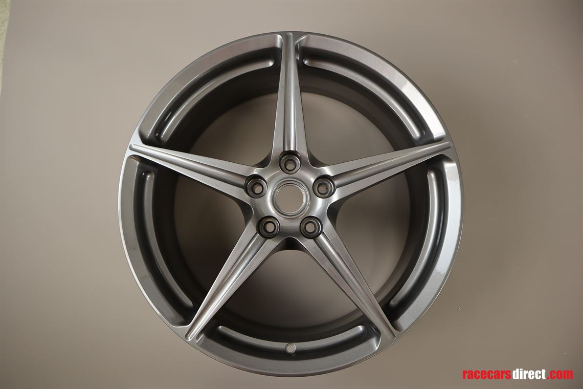 ferrari-458-coupe-spider-front-wheel-new-85x2