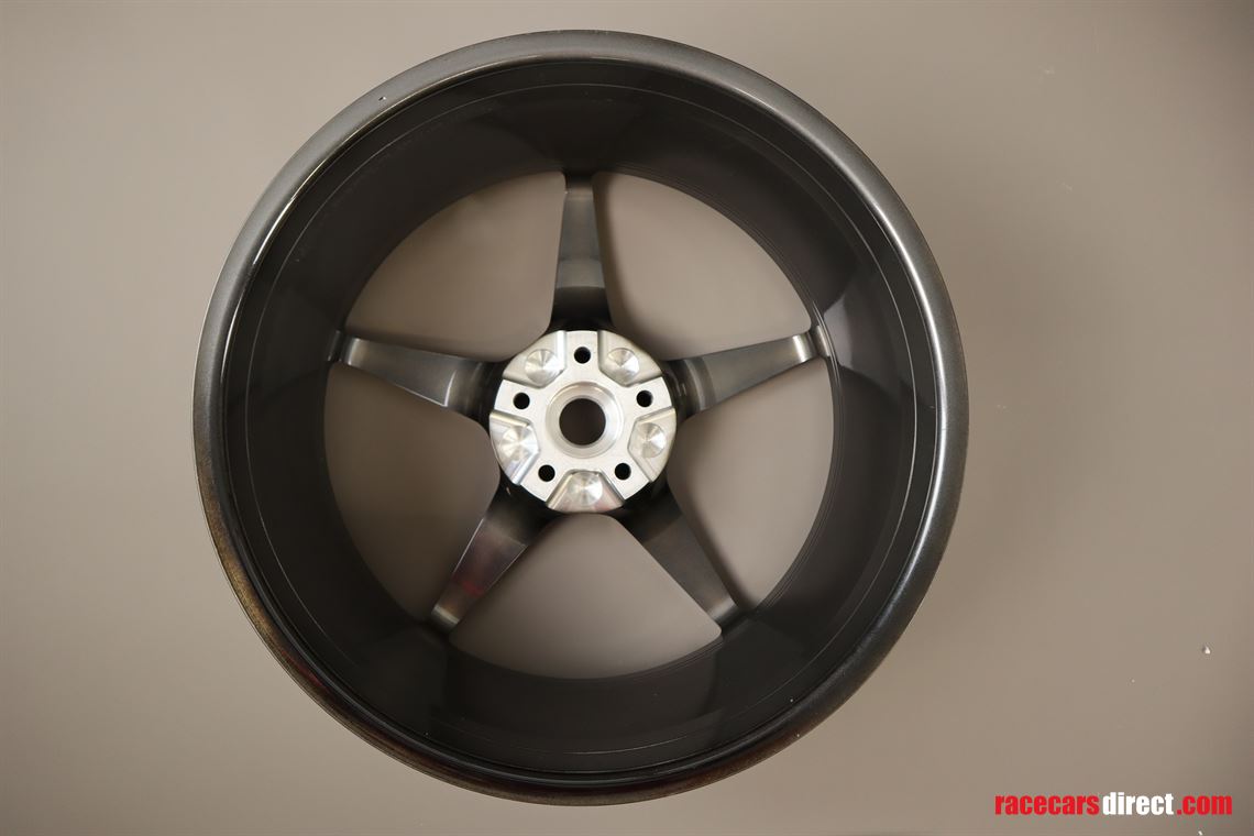 ferrari-458-coupe-spider-front-wheel-new-85x2