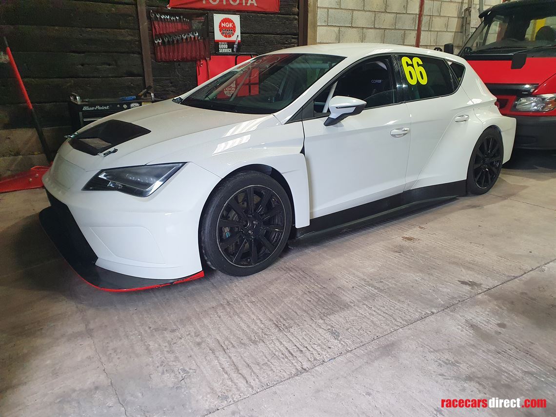 seat-tcr-2016-race-car-dsgabs