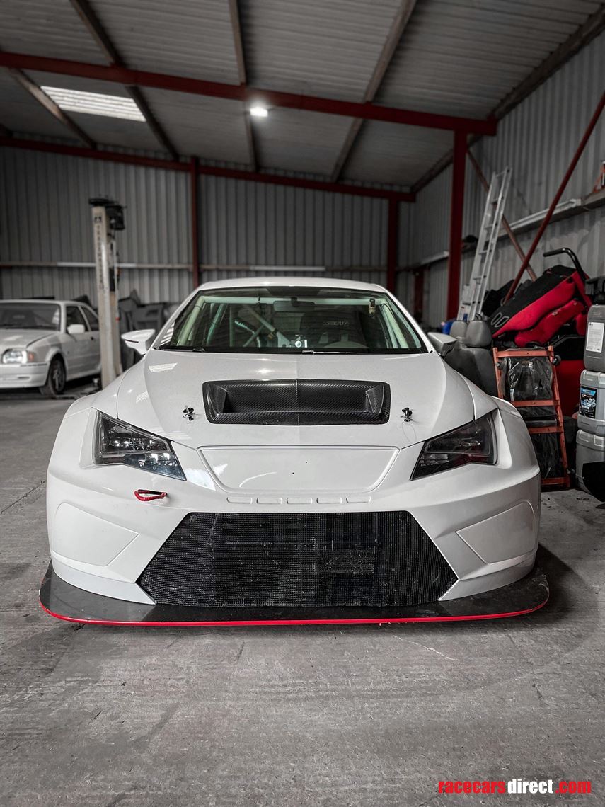 seat-tcr-2016-race-car-dsgabs