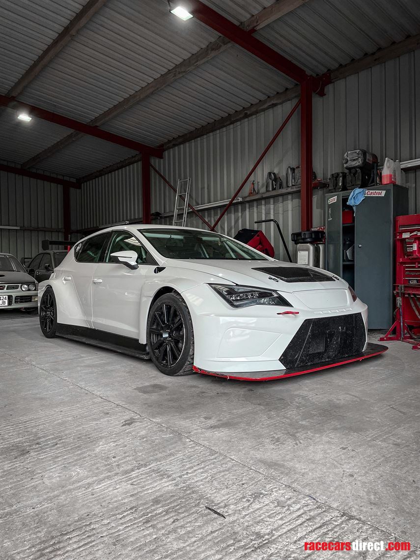 seat-tcr-2016-race-car-dsgabs