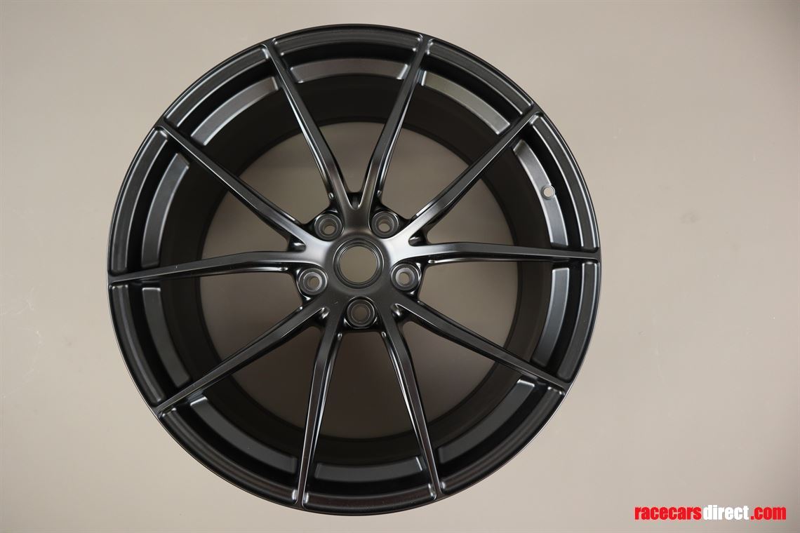 ferrari-f12-tdf-812-superfast-front-wheel-new