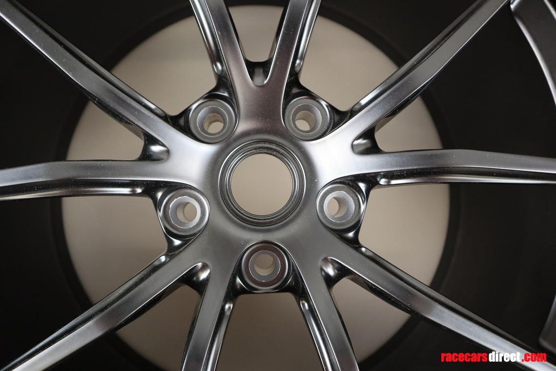 ferrari-f12-tdf-812-superfast-front-wheel-new