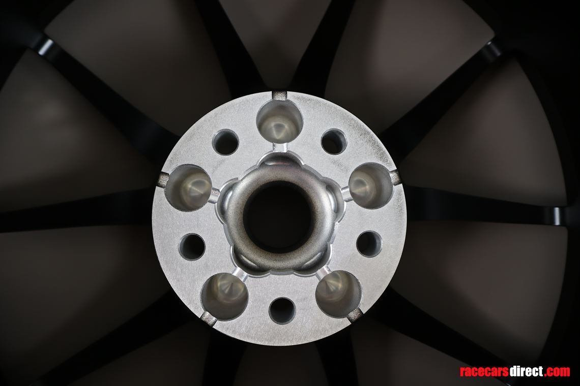 ferrari-f12-tdf-812-superfast-front-wheel-new