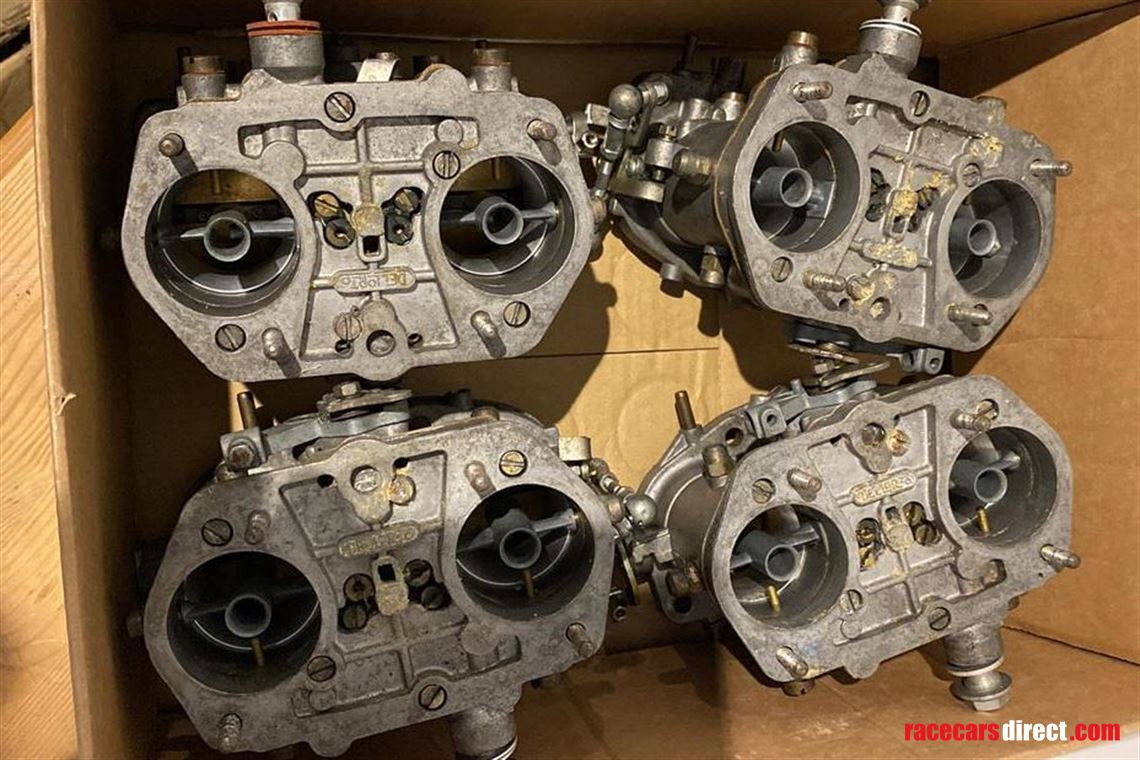dellorto-drla-48-carbs-and-rover-v8-manifolds