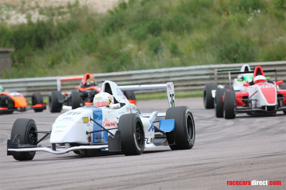 tattus-formula-renault-2000