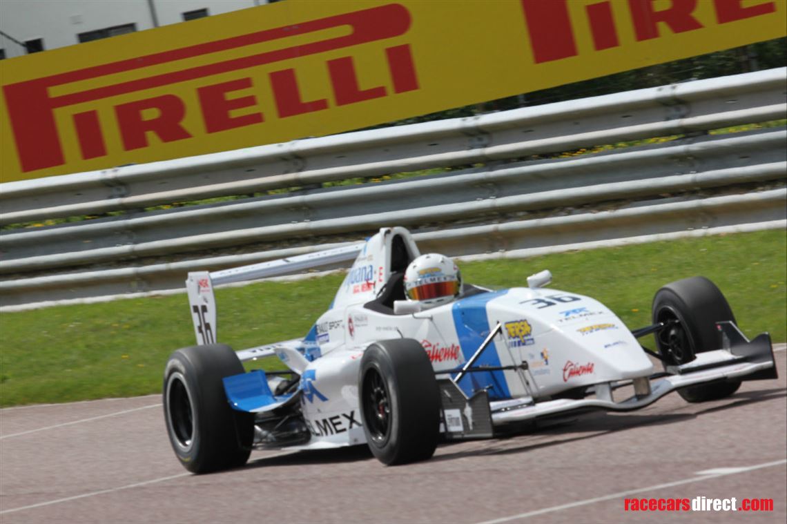 tattus-formula-renault-2000