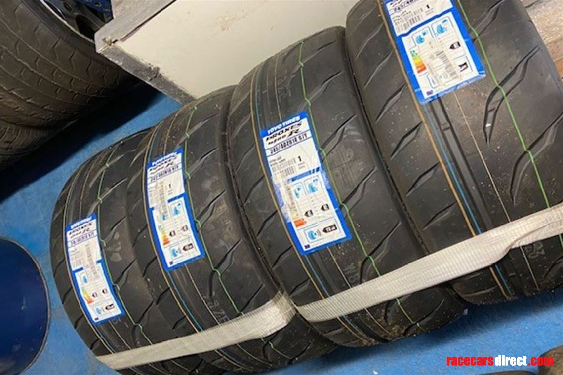 4x-r888-toyo-tyres-245-40zr-18