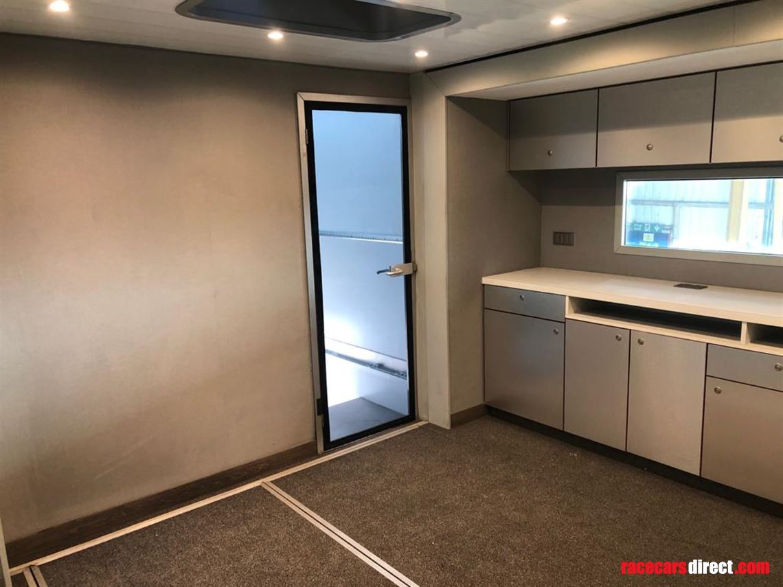 bischoff-and-scheck-and-merc-actros-race-truc