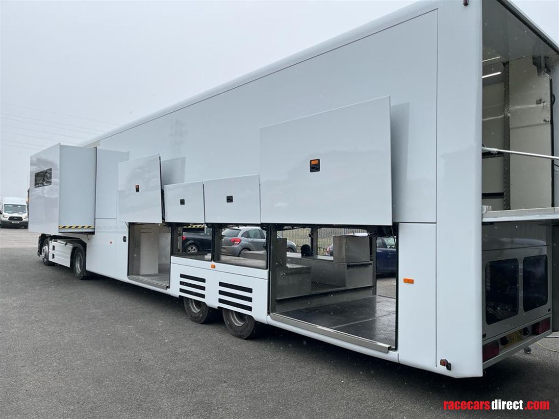 bischoff-and-scheck-and-merc-actros-race-truc