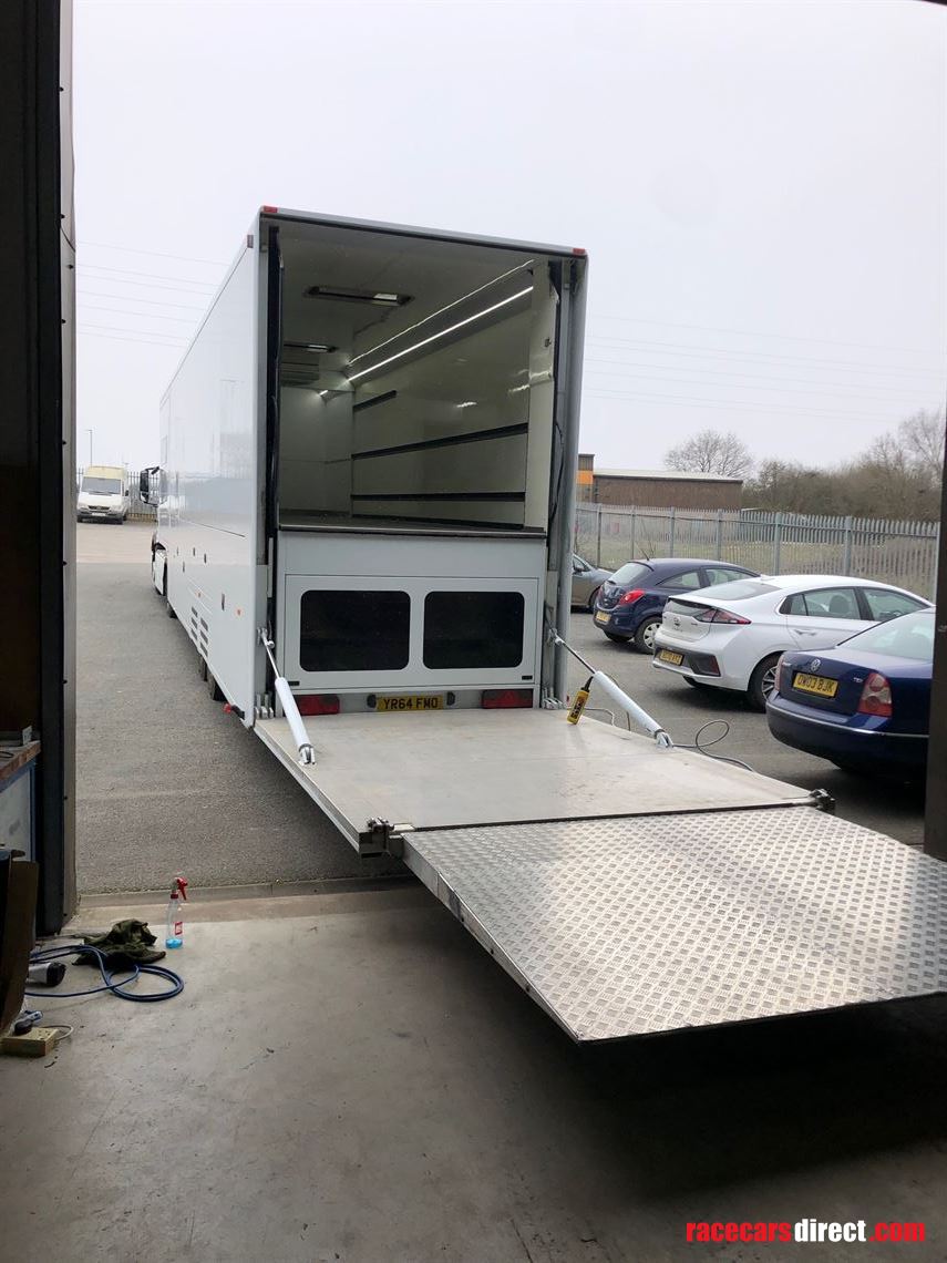 bischoff-and-scheck-and-merc-actros-race-truc