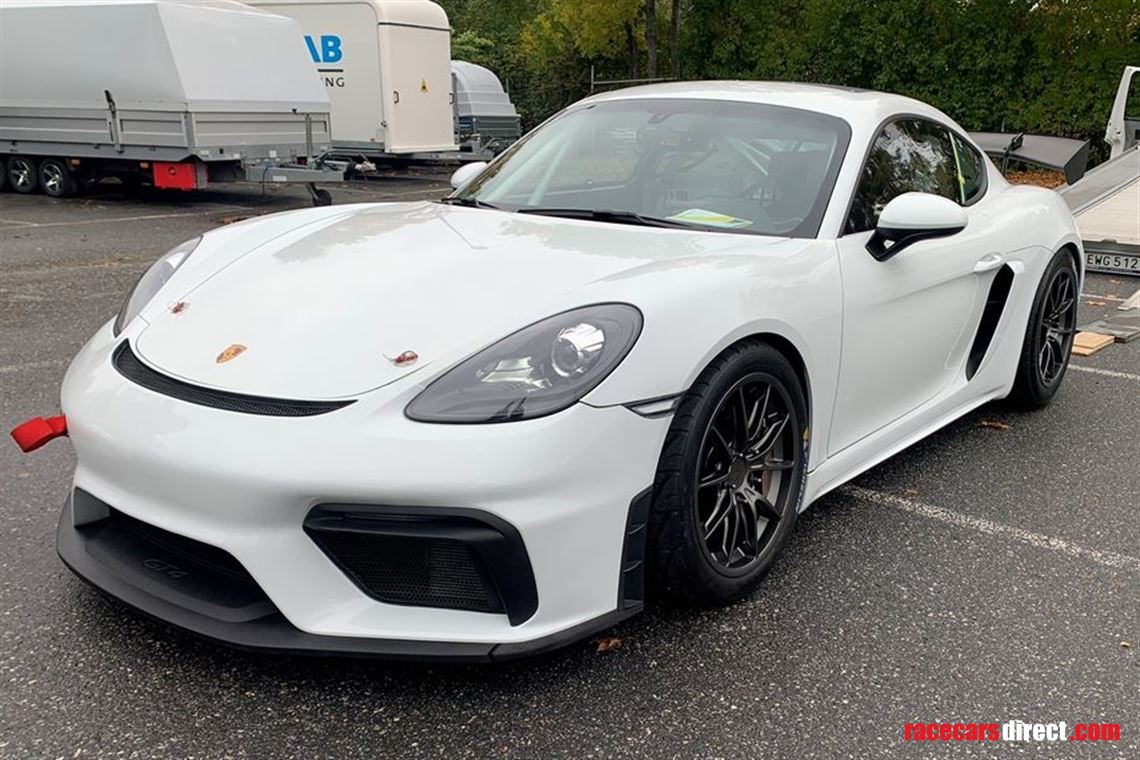 porsche-718-gt4-clubsport-competition-my-2020