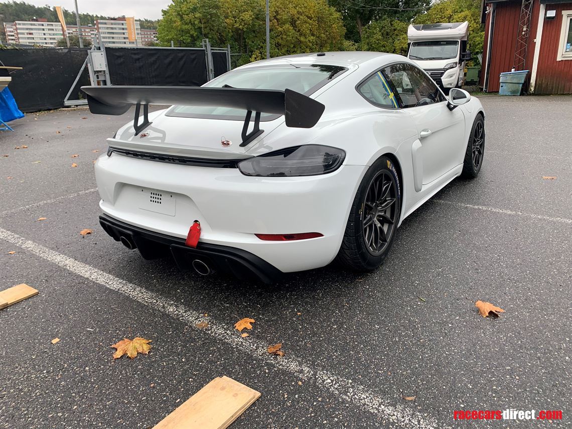 porsche-718-gt4-clubsport-competition-my-2020