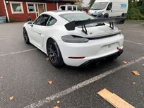 porsche-718-gt4-clubsport-competition-my-2020