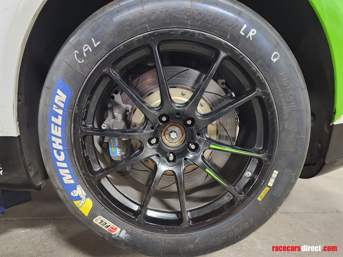 mercedes-amg-gt4-evo