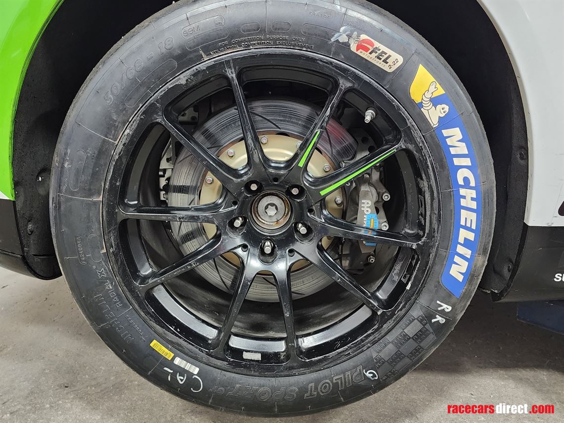 mercedes-amg-gt4-evo