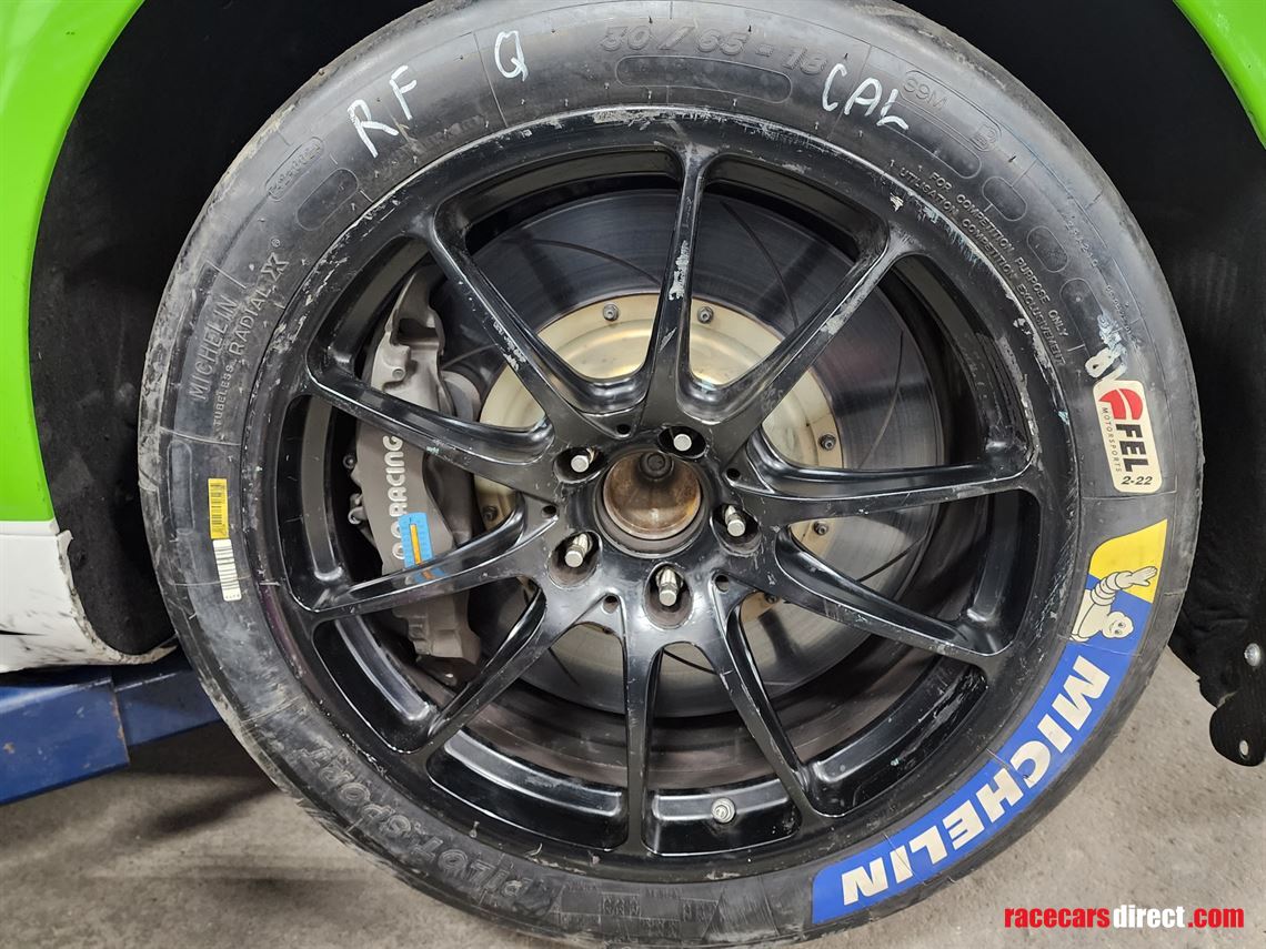 mercedes-amg-gt4-evo