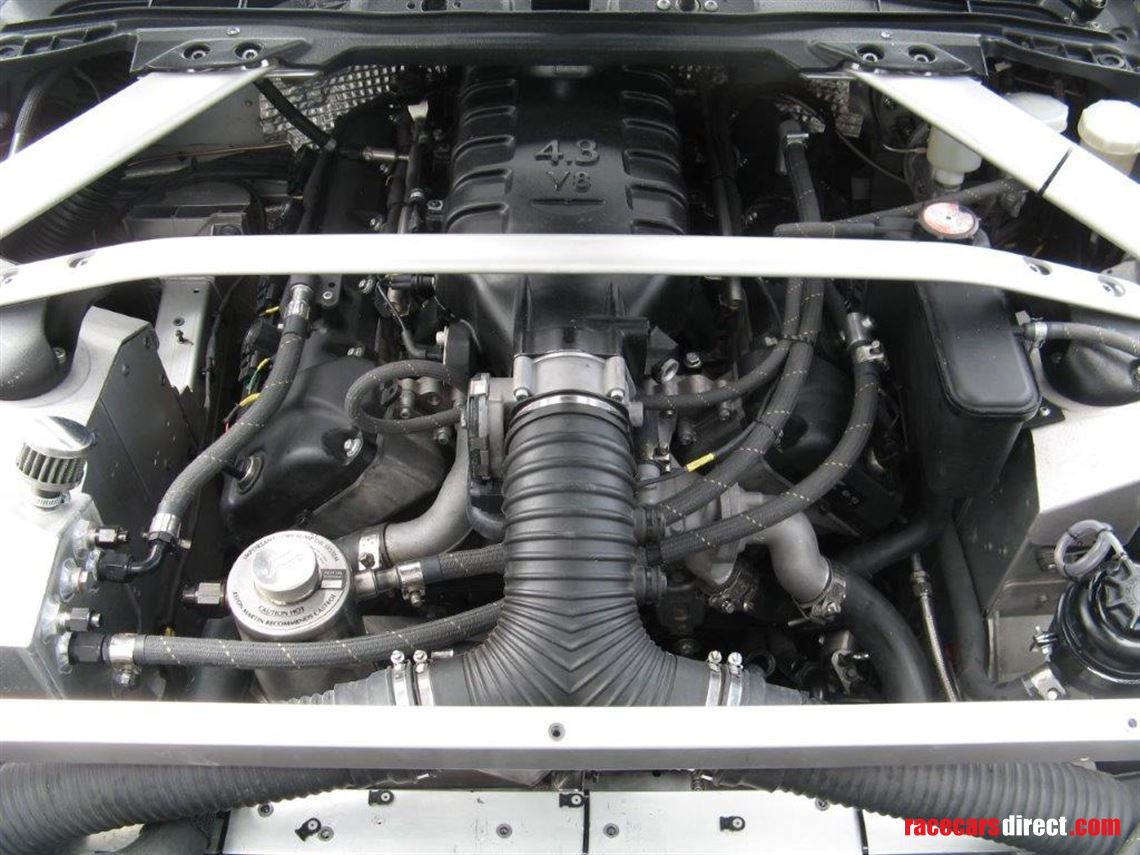 aston-martin-vantage-gt4