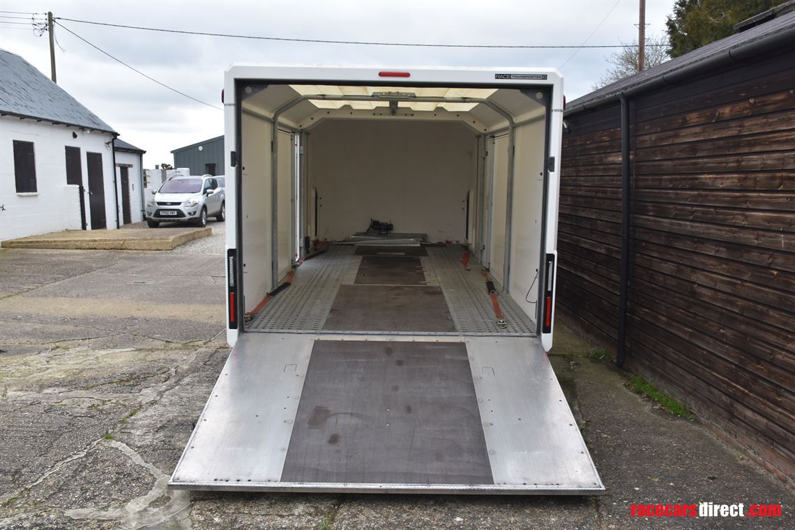 brian-james-transporter-6-60m-x-235m