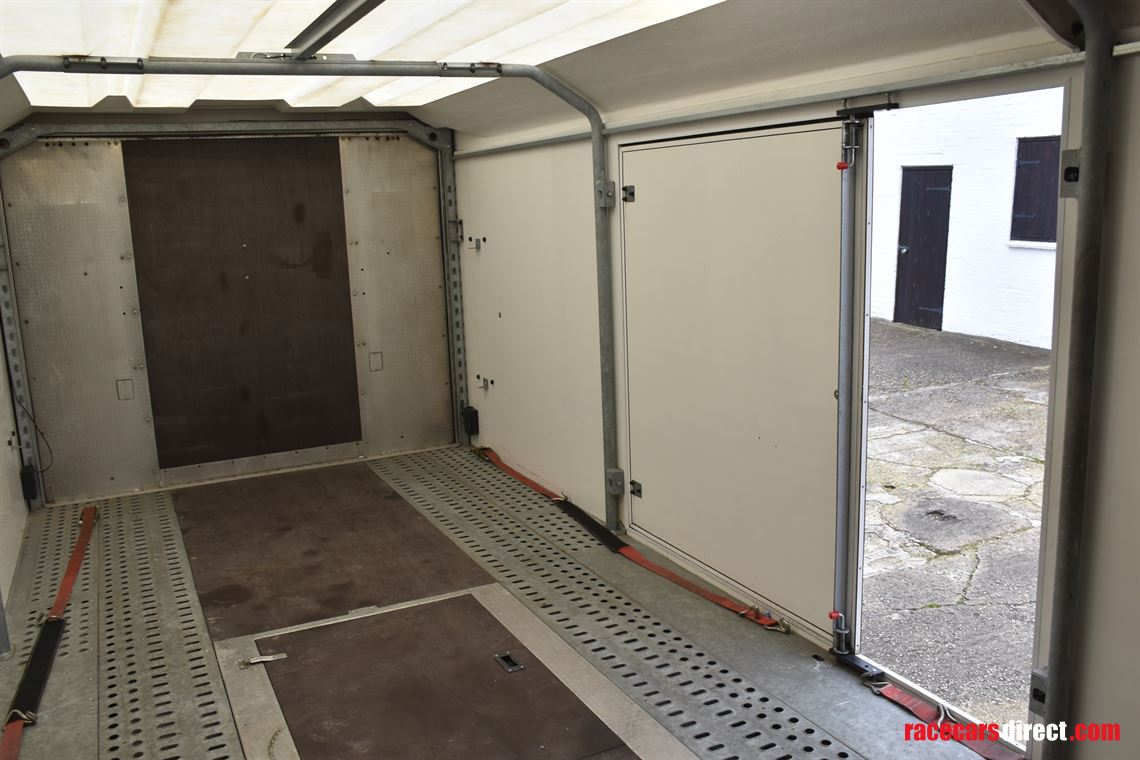 brian-james-transporter-6-60m-x-235m