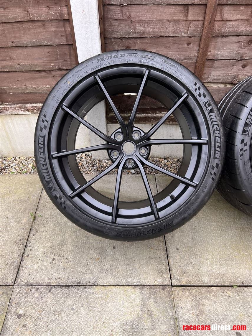 genuine-20-inch-ferrari-pista-488-wheels-mich