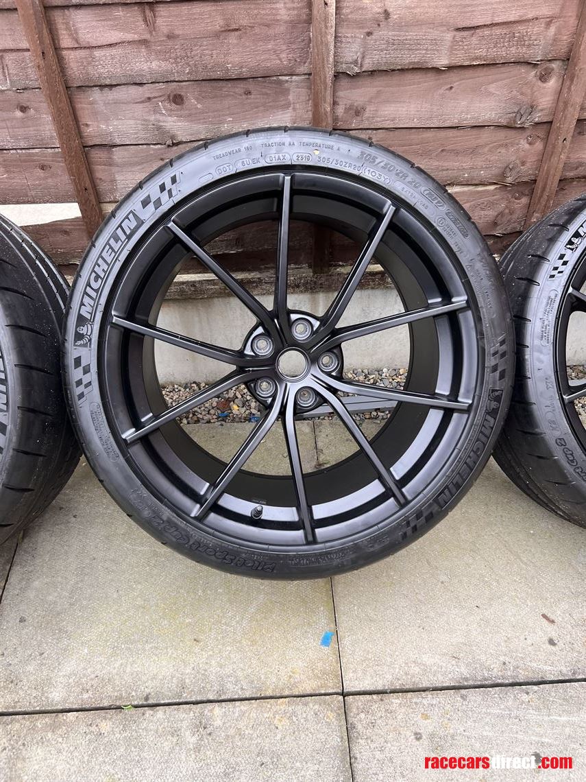 genuine-20-inch-ferrari-pista-488-wheels-mich