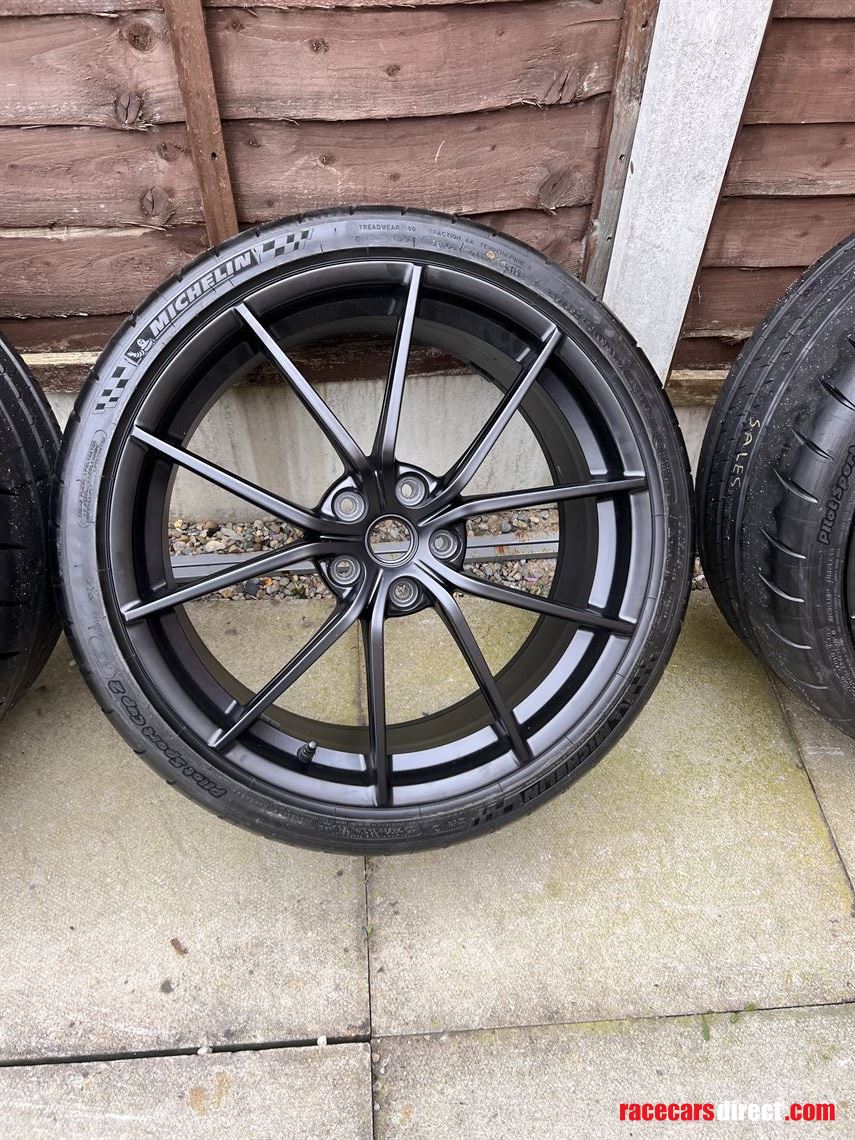 genuine-20-inch-ferrari-pista-488-wheels-mich